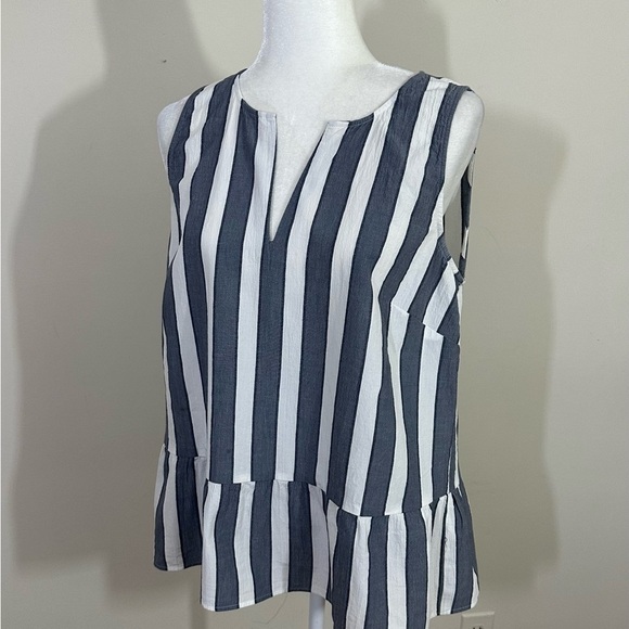 Loft sz med tunic, top stripe deep gray  / white stripe fullness across the edge - Picture 9 of 11
